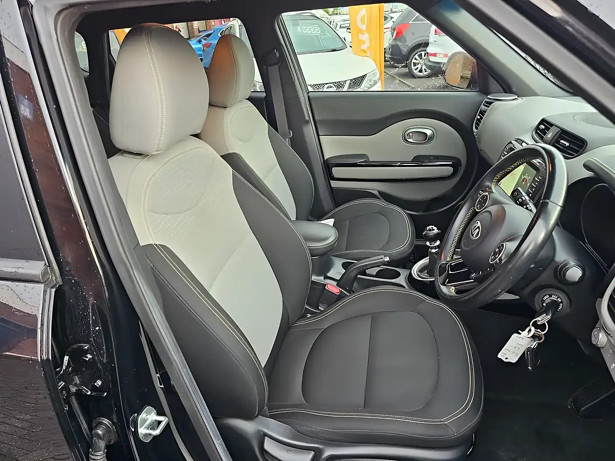 Used 2015 Kia Soul Mixx Black - Interior and Exterior details 7