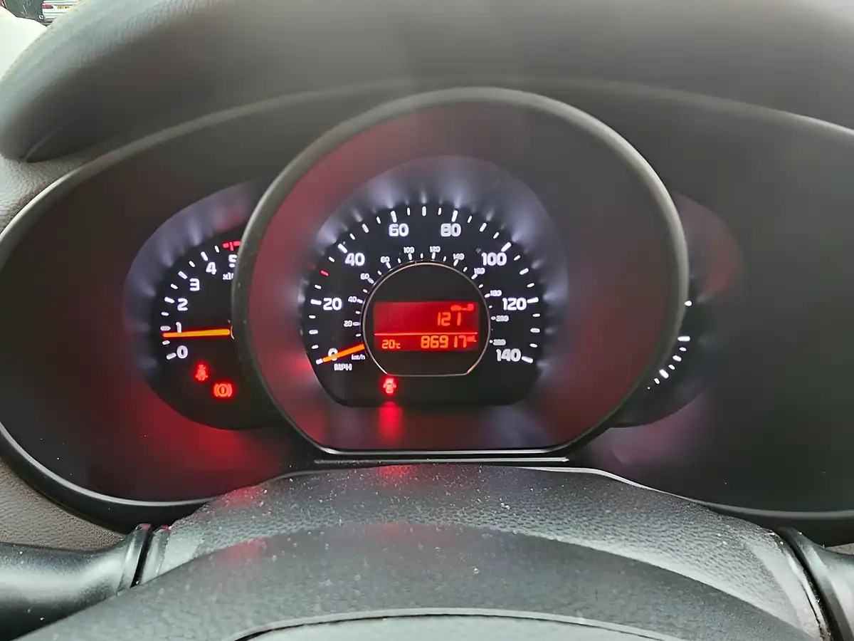 Used 2015 Kia Soul Mixx Black - Interior and Exterior details 9