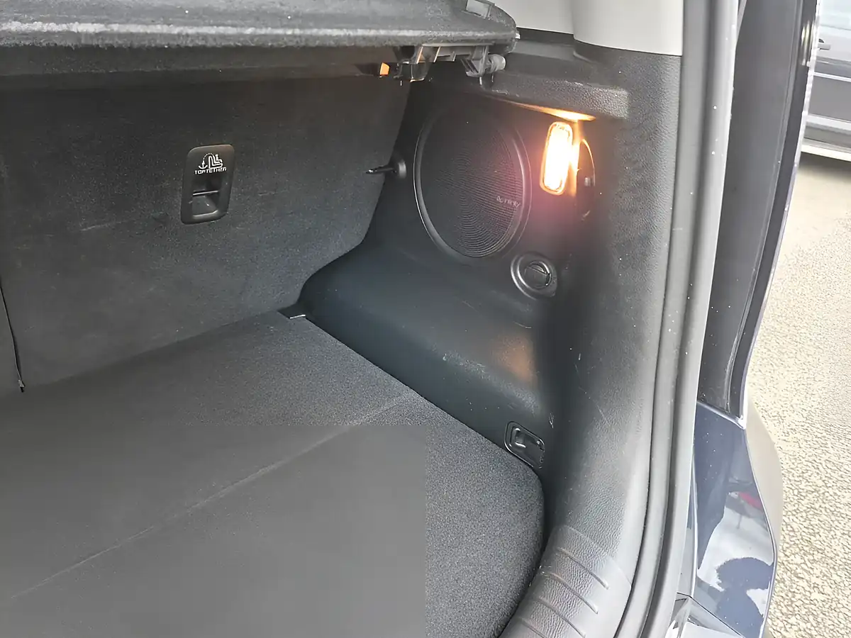 Used 2015 Kia Soul Mixx Blue - Interior and Exterior details 12