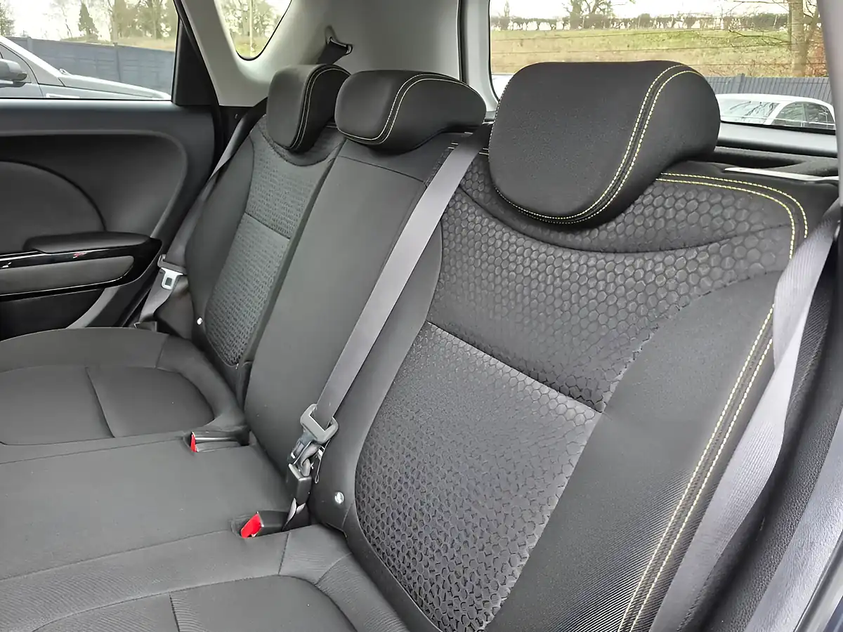 Used 2015 Kia Soul Mixx Blue - Interior and Exterior details 16