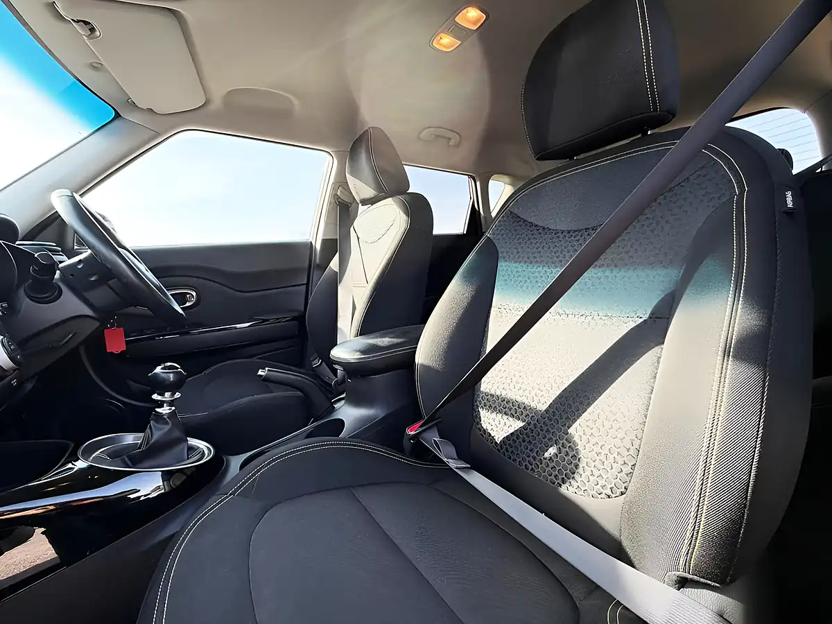 Used 2015 Kia Soul Mixx White - Interior and Exterior details 15