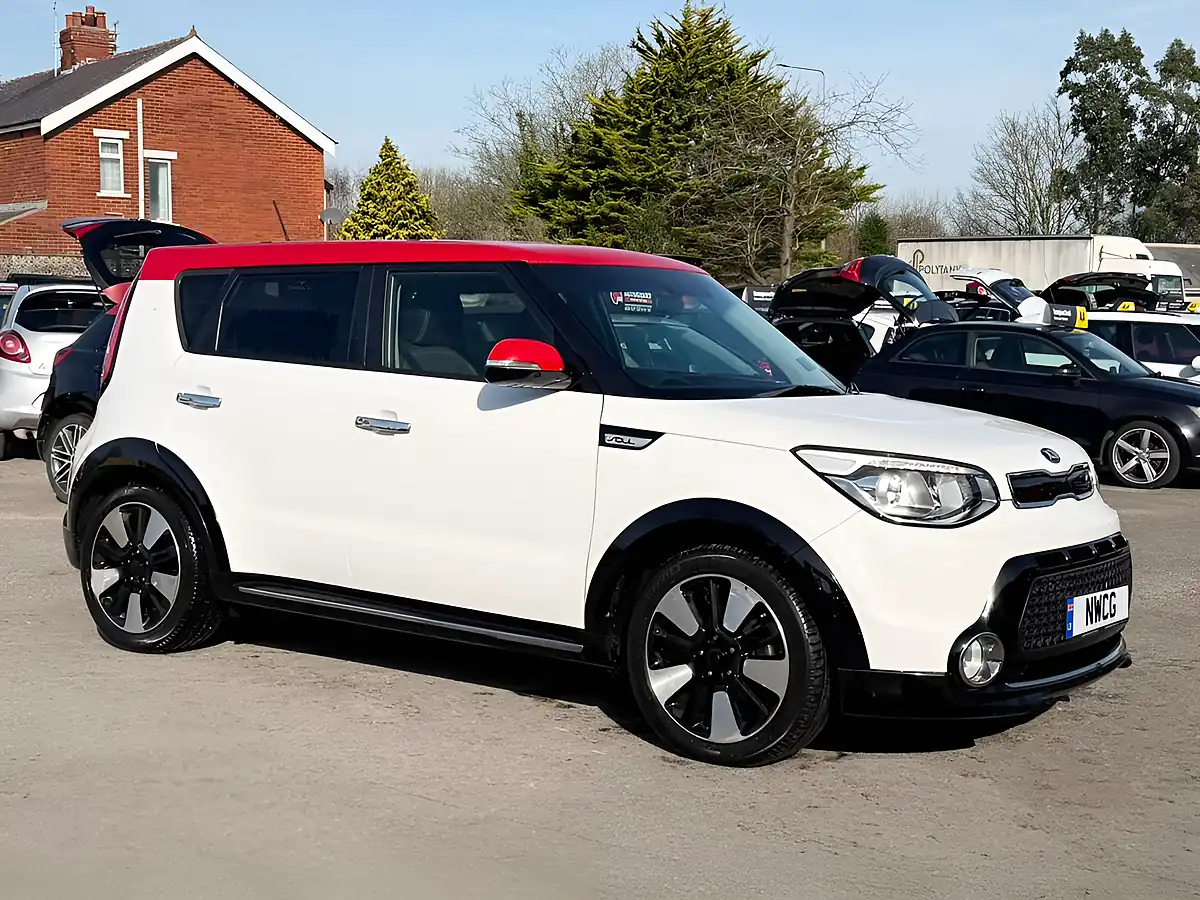 Used 2015 Kia Soul Mixx White - Interior and Exterior details 2