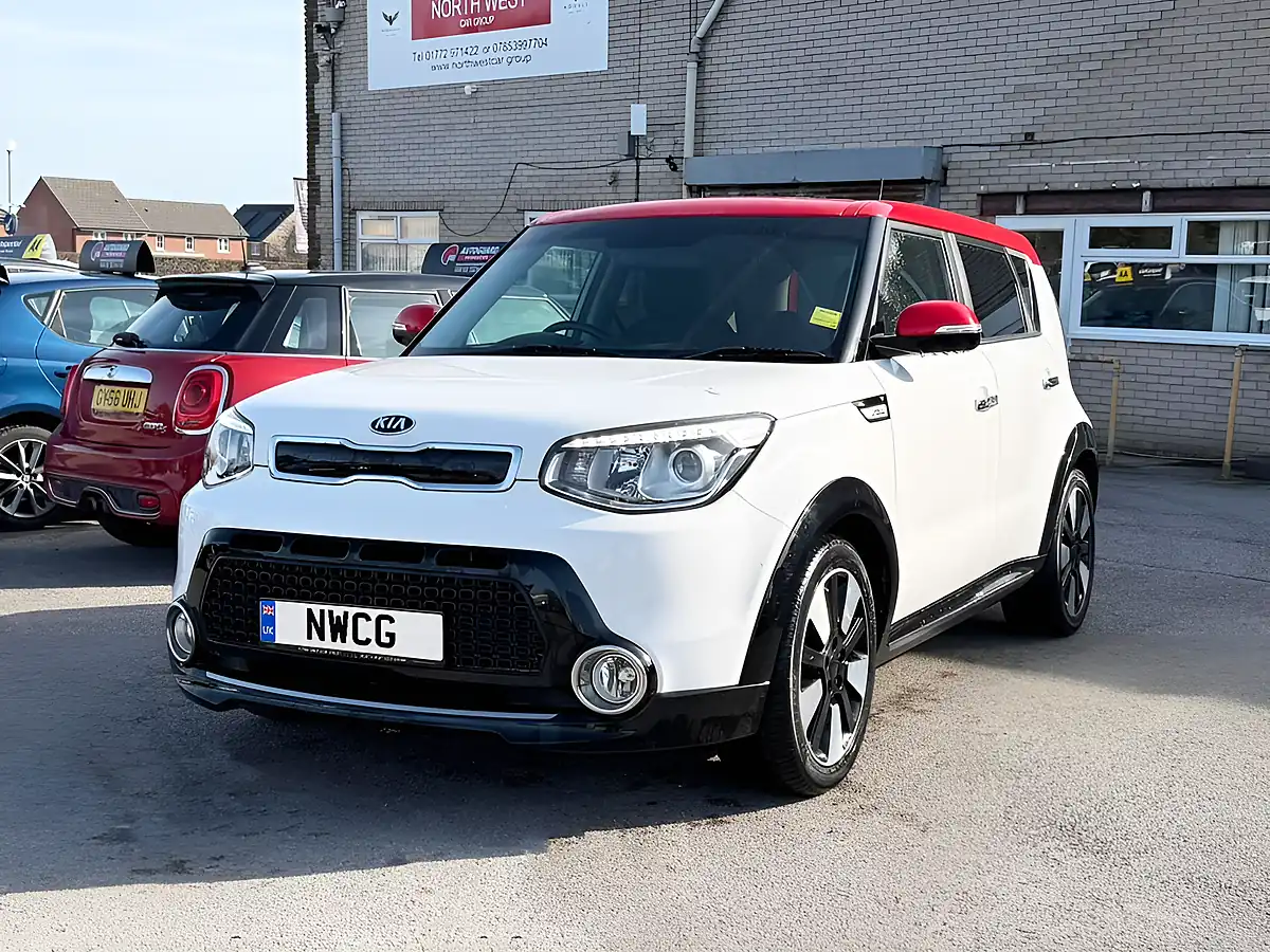 Used 2015 Kia Soul Mixx White - Interior and Exterior details 5