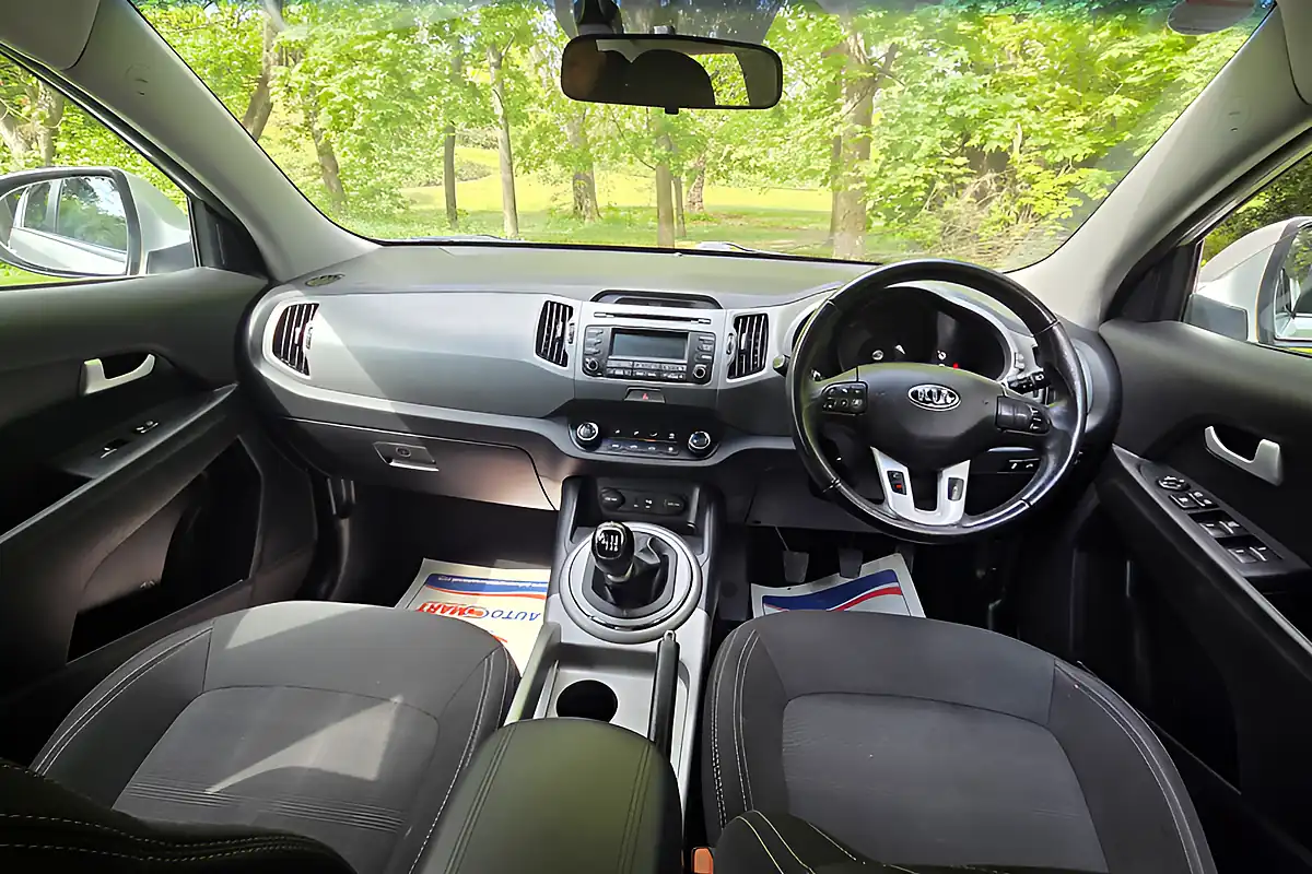 Used 2015 Kia Sportage 1 Isg Silver - Interior and Exterior details 12