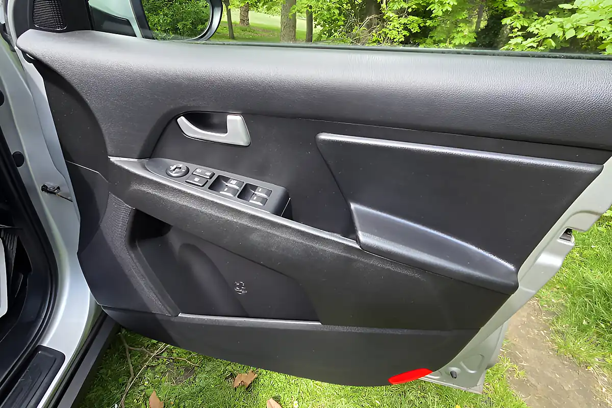 Used 2015 Kia Sportage 1 Isg Silver - Interior and Exterior details 15