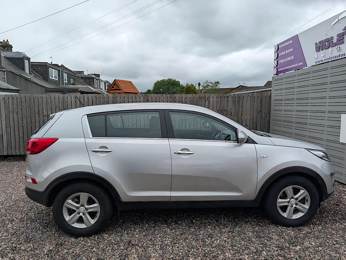 Used 2015 Kia Sportage Ecodynamics 1 2WD Silver - Interior and Exterior details 11