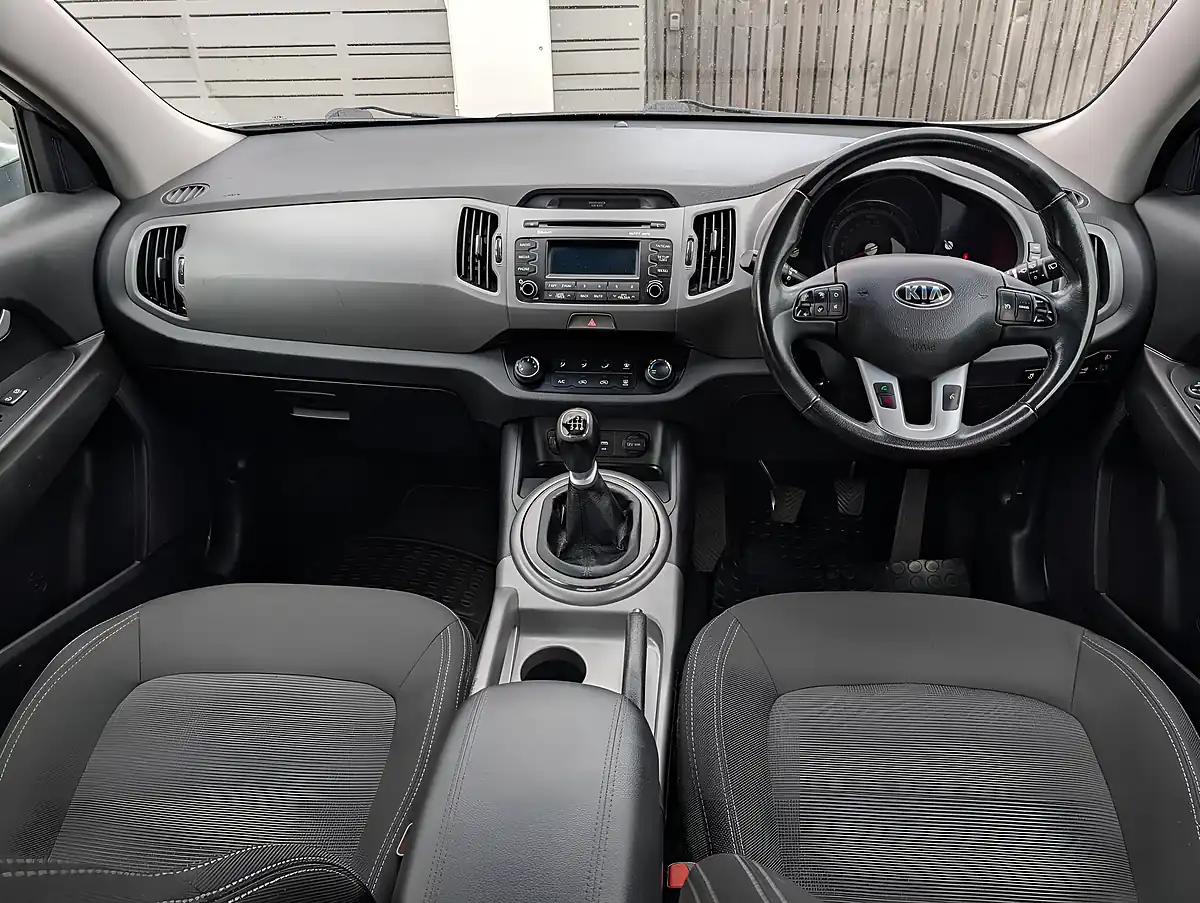 Used 2015 Kia Sportage Ecodynamics 1 2WD Silver - Interior and Exterior details 13