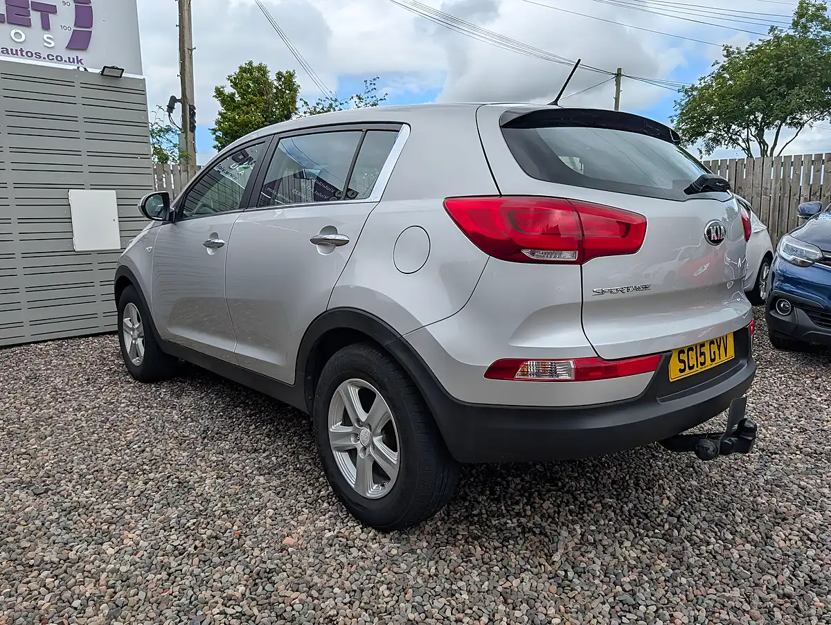 Used 2015 Kia Sportage Ecodynamics 1 2WD Silver - Interior and Exterior details 5