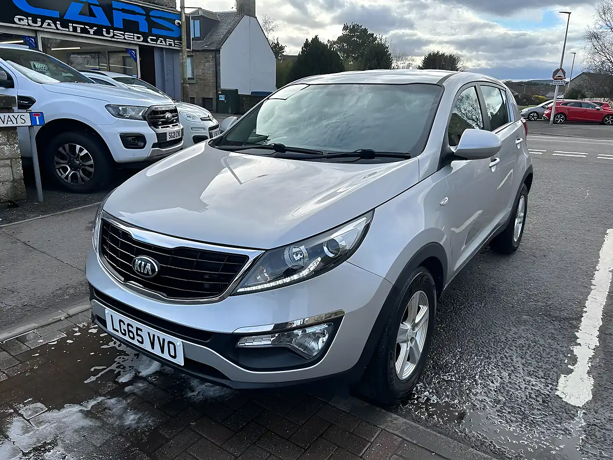 Used 2015 Kia Sportage Ecodynamics 1 Silver - Interior and Exterior details 2
