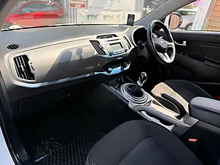 Used 2015 Kia Sportage Ecodynamics 1 White - Interior and Exterior details 11