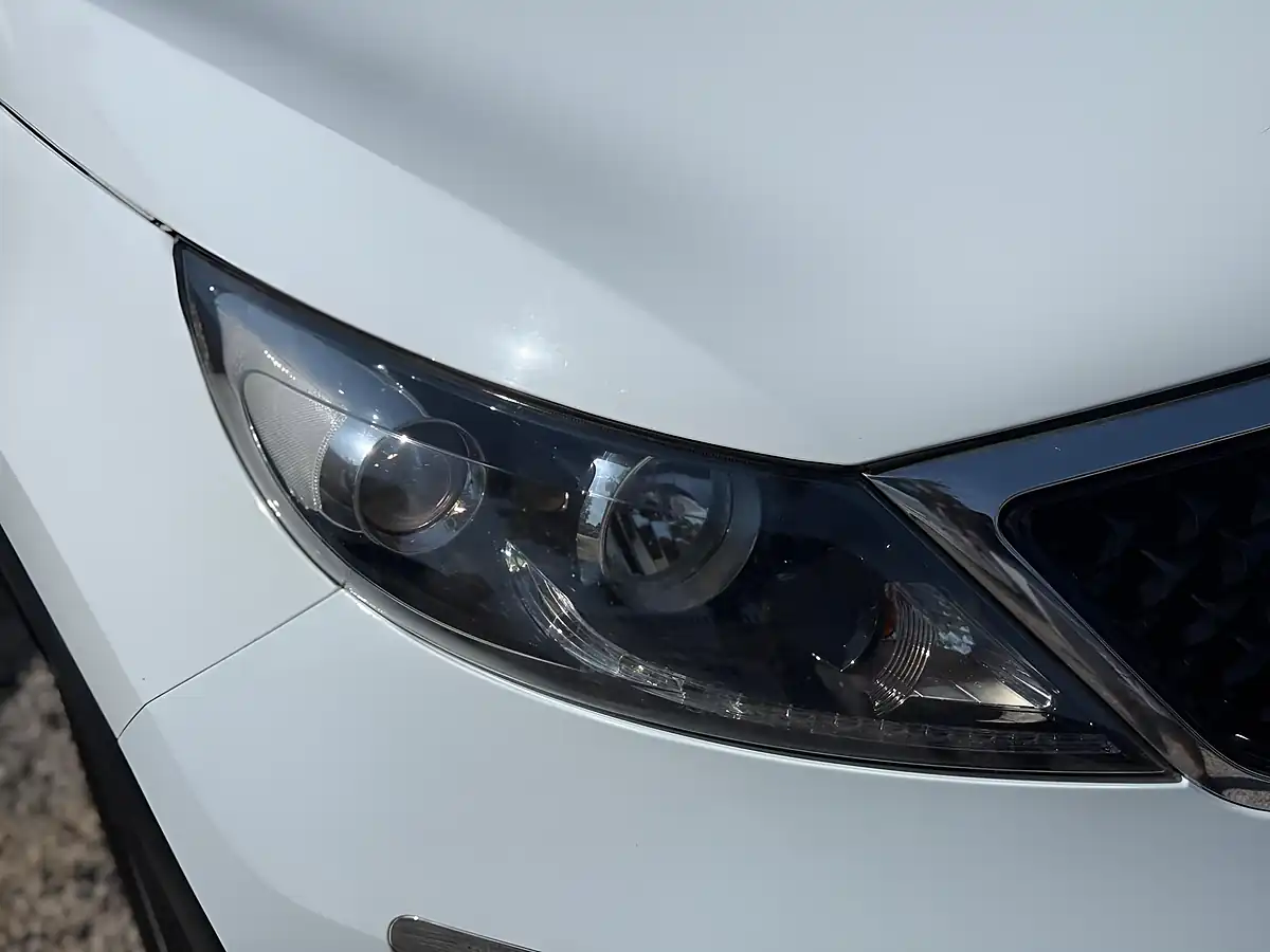 Used 2015 Kia Sportage Ecodynamics 1 White - Interior and Exterior details 18