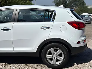 Used 2015 Kia Sportage Ecodynamics 1 White - Interior and Exterior details 19