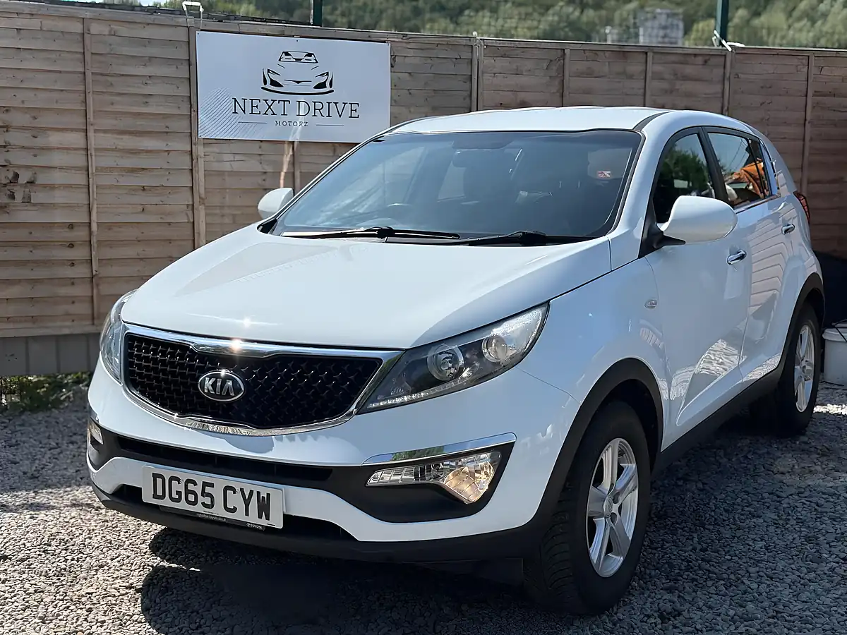 Used 2015 Kia Sportage Ecodynamics 1 White - Interior and Exterior details 6