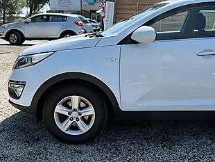 Used 2015 Kia Sportage Ecodynamics 1 White - Interior and Exterior details 7