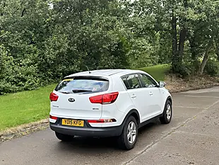 Used 2015 Kia Sportage Ecodynamics 1 White - Interior and Exterior details 10