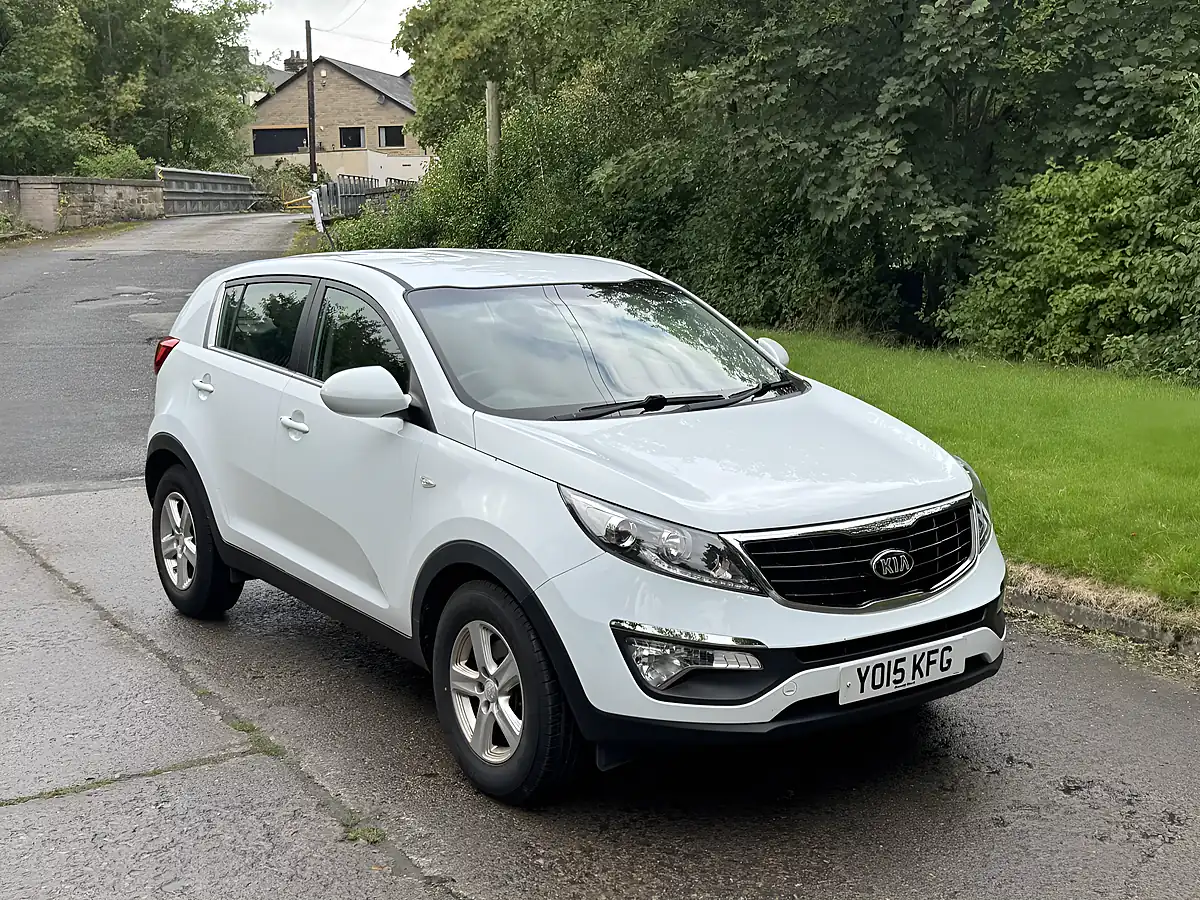 Used 2015 Kia Sportage Ecodynamics 1 White - Interior and Exterior details 2