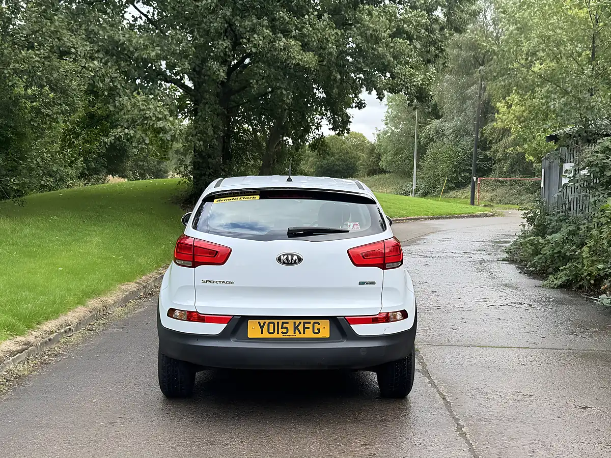 Used 2015 Kia Sportage Ecodynamics 1 White - Interior and Exterior details 9
