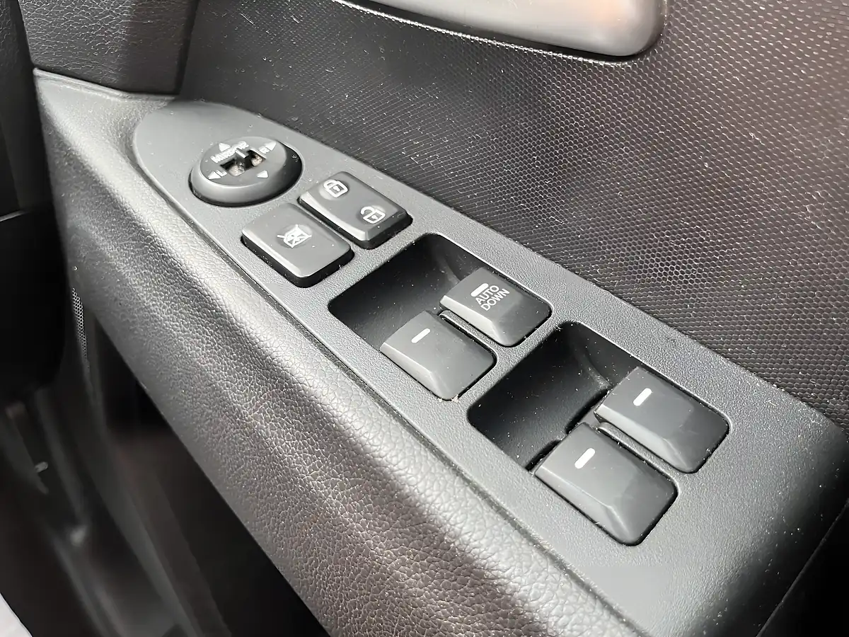 Used 2015 Kia Sportage Ecodynamics 1 White - Interior and Exterior details 17
