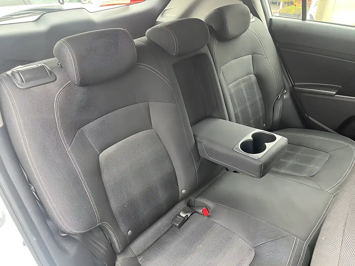 Used 2015 Kia Sportage Ecodynamics 1 White - Interior and Exterior details 19