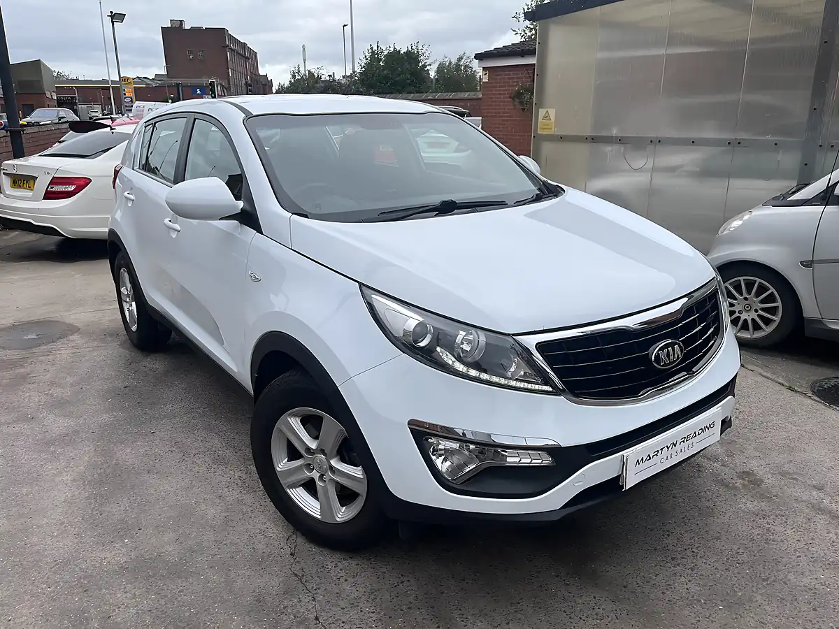 Used 2015 Kia Sportage Ecodynamics 1 White - Interior and Exterior details 2