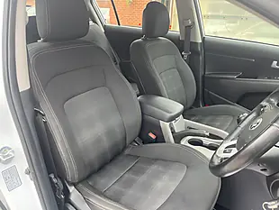 Used 2015 Kia Sportage Ecodynamics 1 White - Interior and Exterior details 8