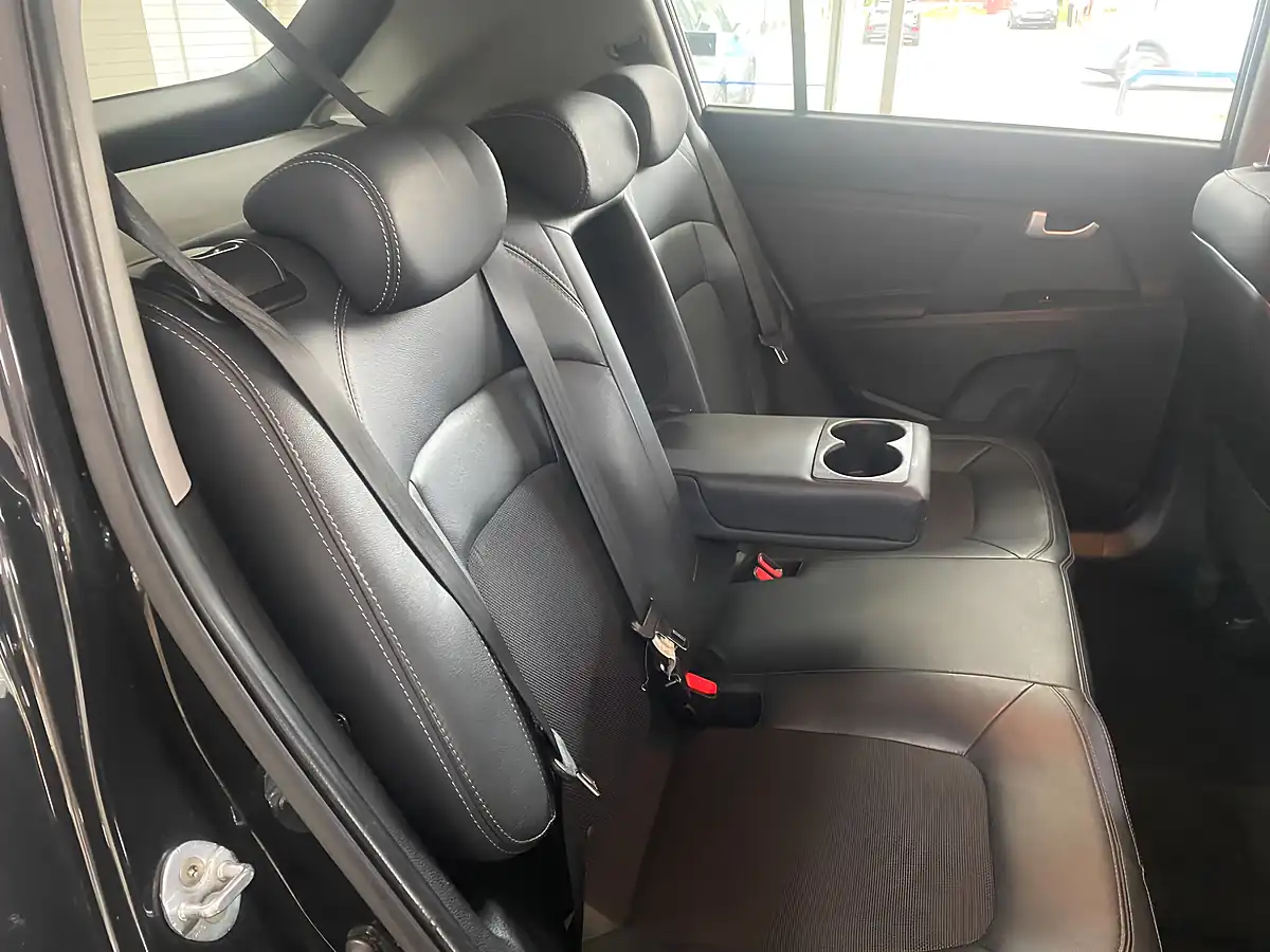 Used 2015 Kia Sportage Ecodynamics 2 Black - Interior and Exterior details 17