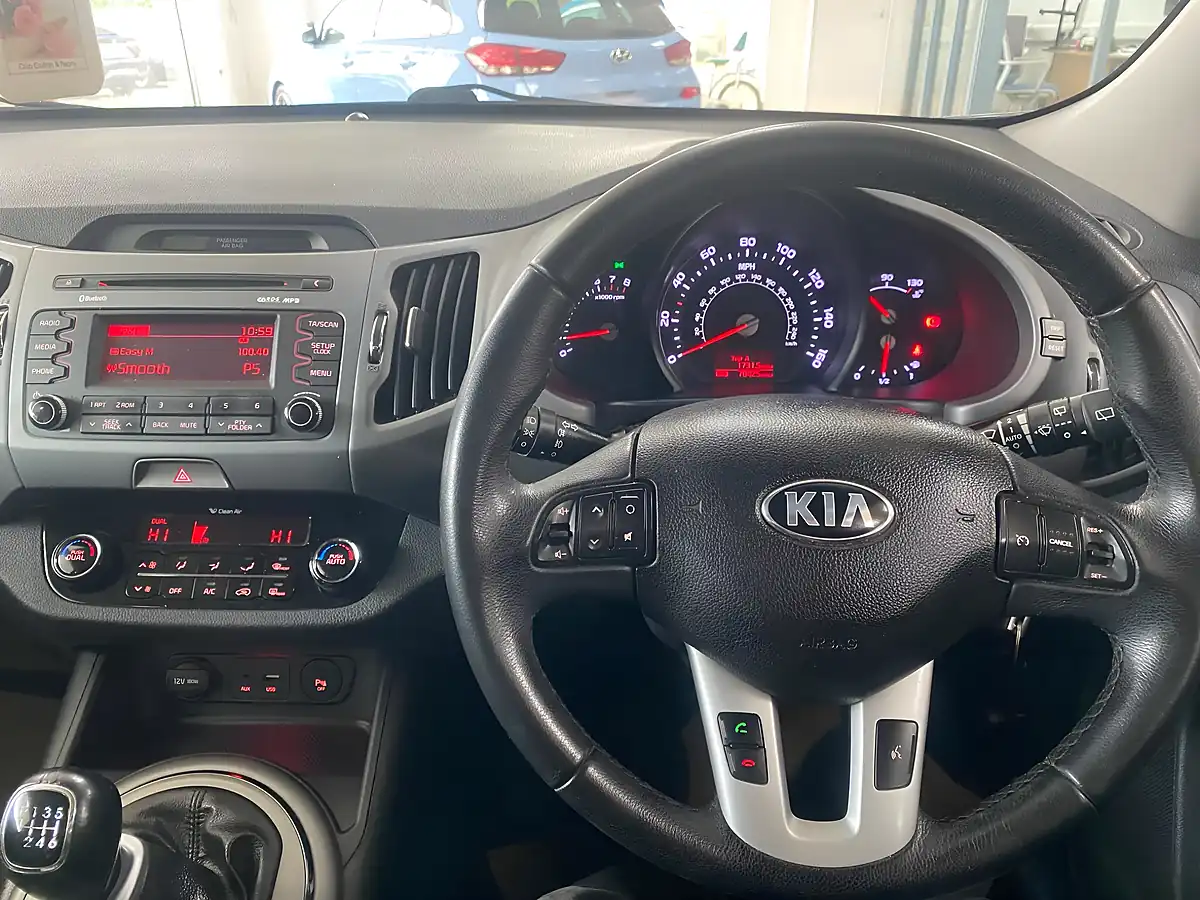Used 2015 Kia Sportage Ecodynamics 2 Black - Interior and Exterior details 7