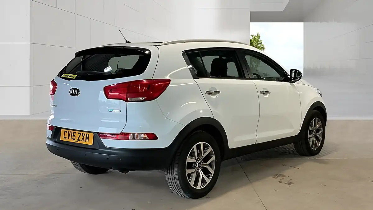 Used 2015 Kia Sportage Ecodynamics 2 White - Interior and Exterior details 4