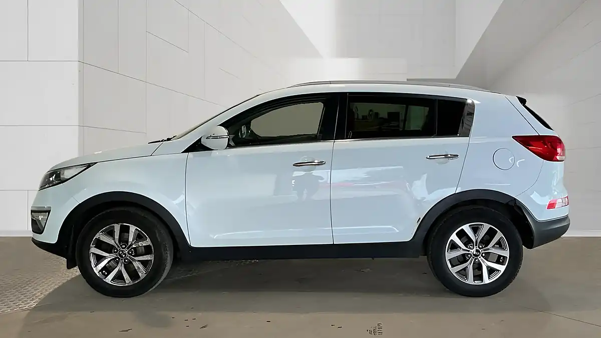 Used 2015 Kia Sportage Ecodynamics 2 White - Interior and Exterior details 6