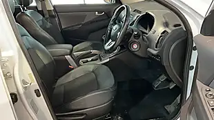 Used 2015 Kia Sportage Ecodynamics 2 White - Interior and Exterior details 9