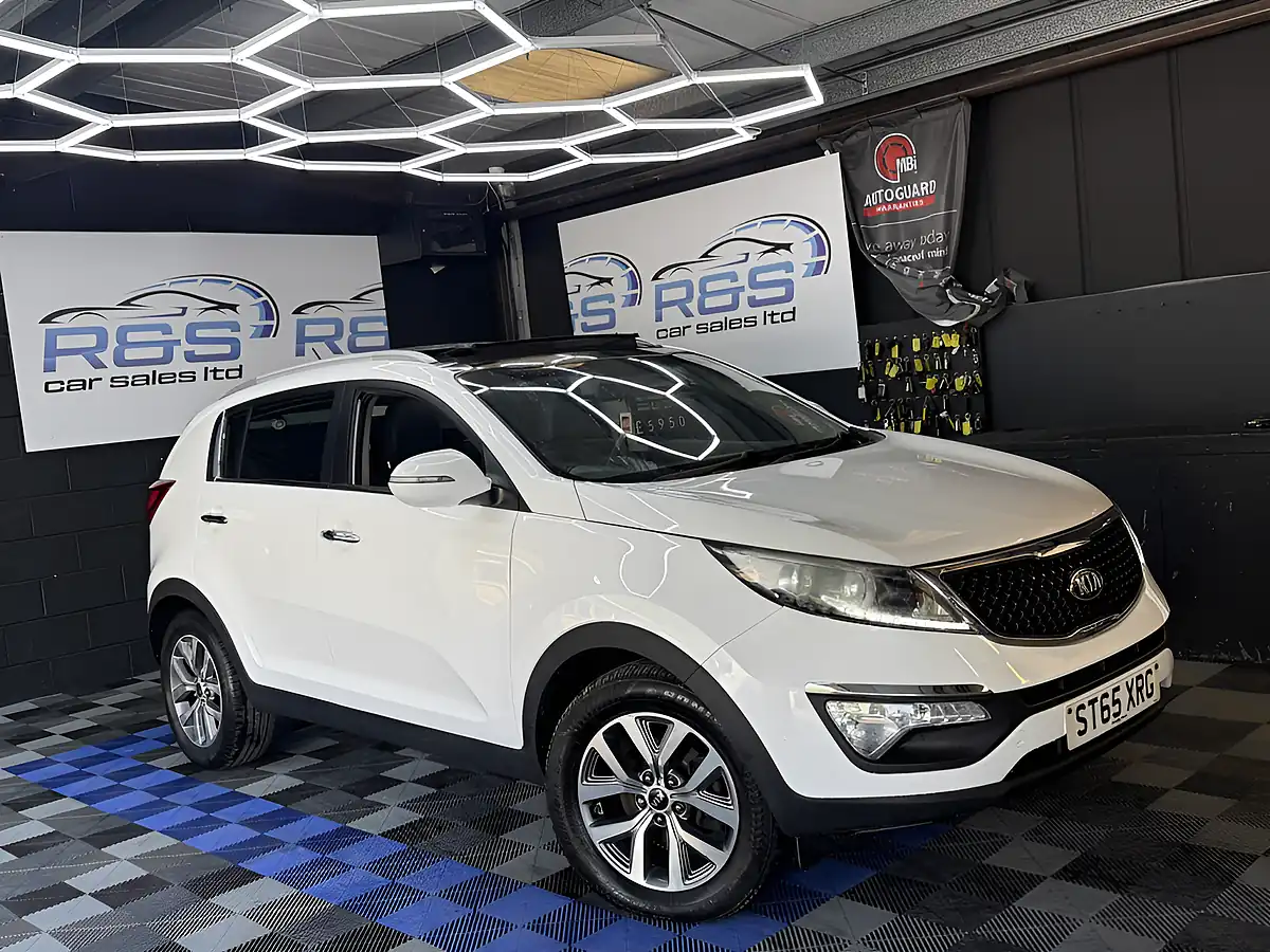 Used 2015 Kia Sportage Ecodynamics 2 White - Front View