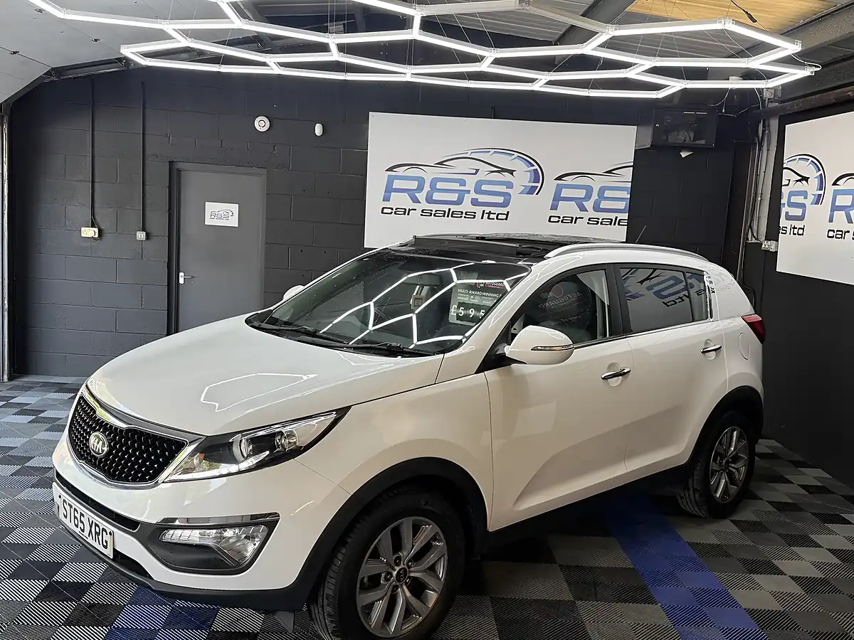 Used 2015 Kia Sportage Ecodynamics 2 White - Interior and Exterior details 10
