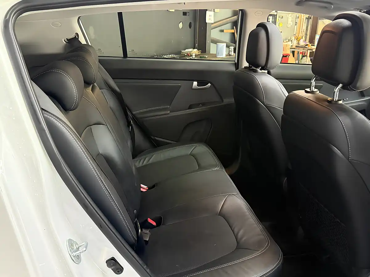 Used 2015 Kia Sportage Ecodynamics 2 White - Interior and Exterior details 17