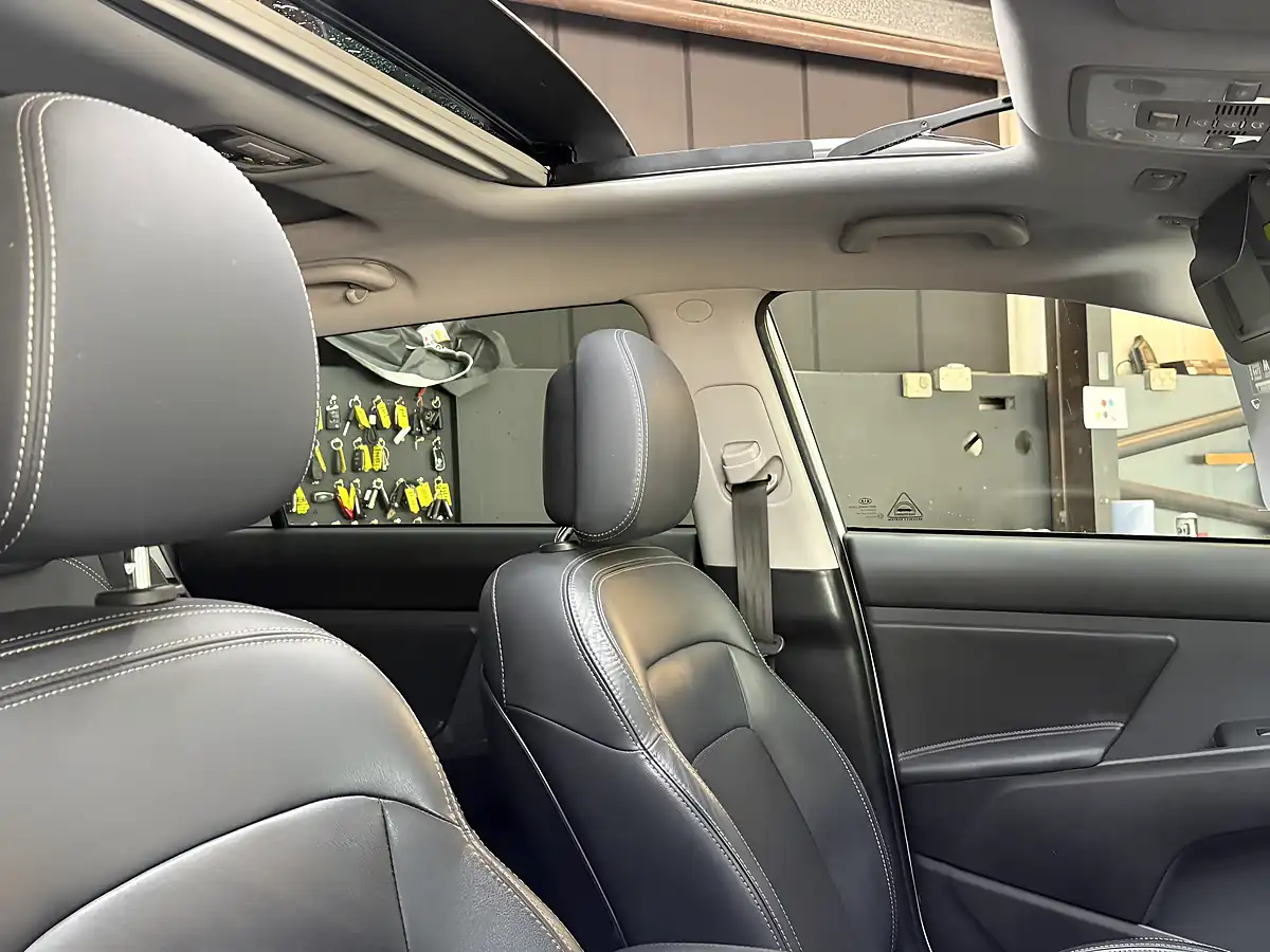 Used 2015 Kia Sportage Ecodynamics 2 White - Interior and Exterior details 18