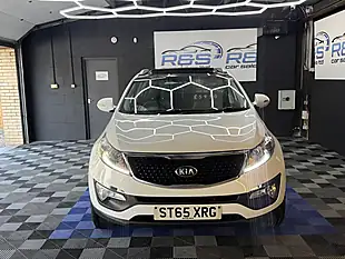 Used 2015 Kia Sportage Ecodynamics 2 White - Interior and Exterior details 2
