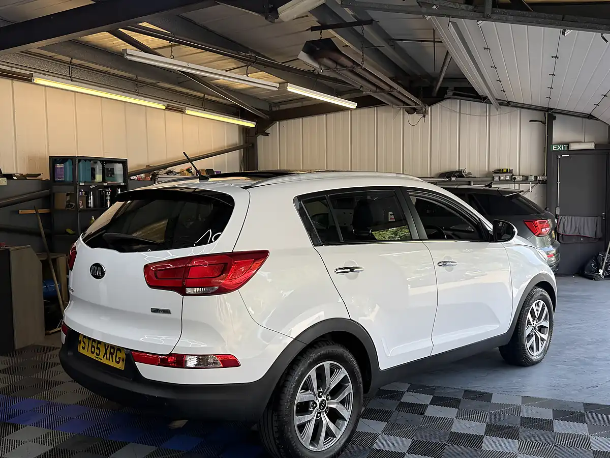 Used 2015 Kia Sportage Ecodynamics 2 White - Interior and Exterior details 6