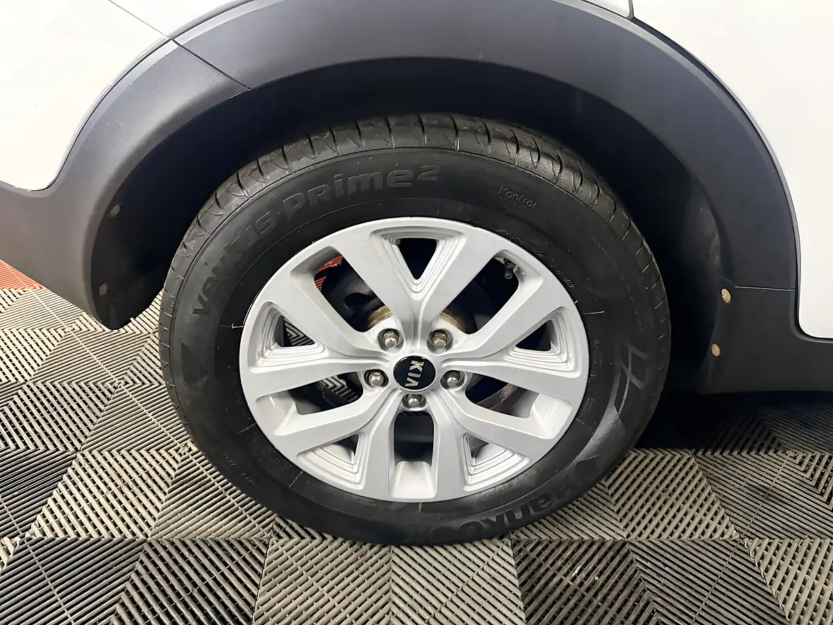 Used 2015 Kia Sportage Ecodynamics 2 White - Interior and Exterior details 11