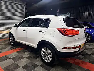 Used 2015 Kia Sportage Ecodynamics 2 White - Interior and Exterior details 15
