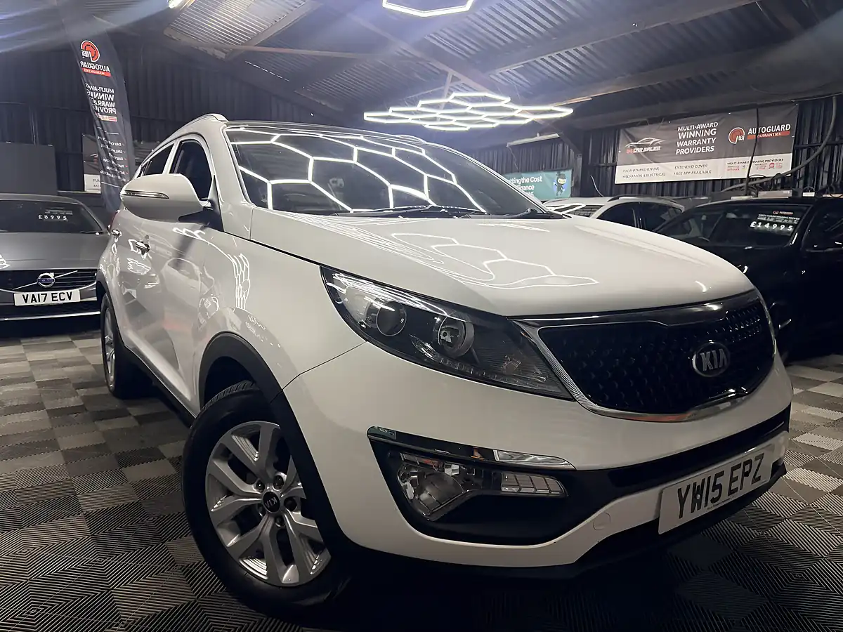 Used 2015 Kia Sportage Ecodynamics 2 White - Interior and Exterior details 2