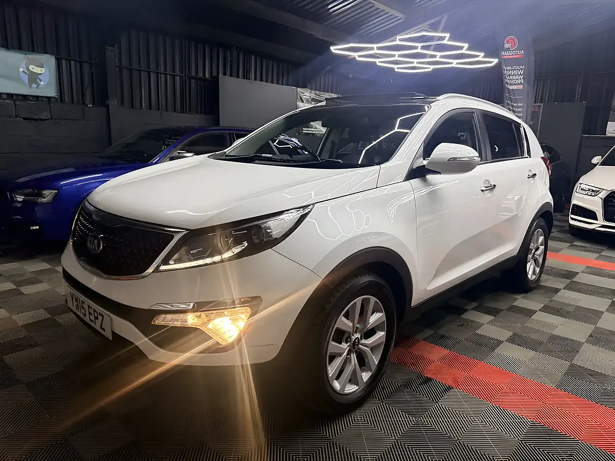 Used 2015 Kia Sportage Ecodynamics 2 White - Interior and Exterior details 6