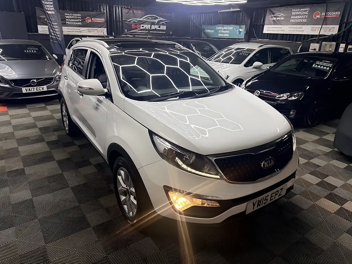 Used 2015 Kia Sportage Ecodynamics 2 White - Interior and Exterior details 8