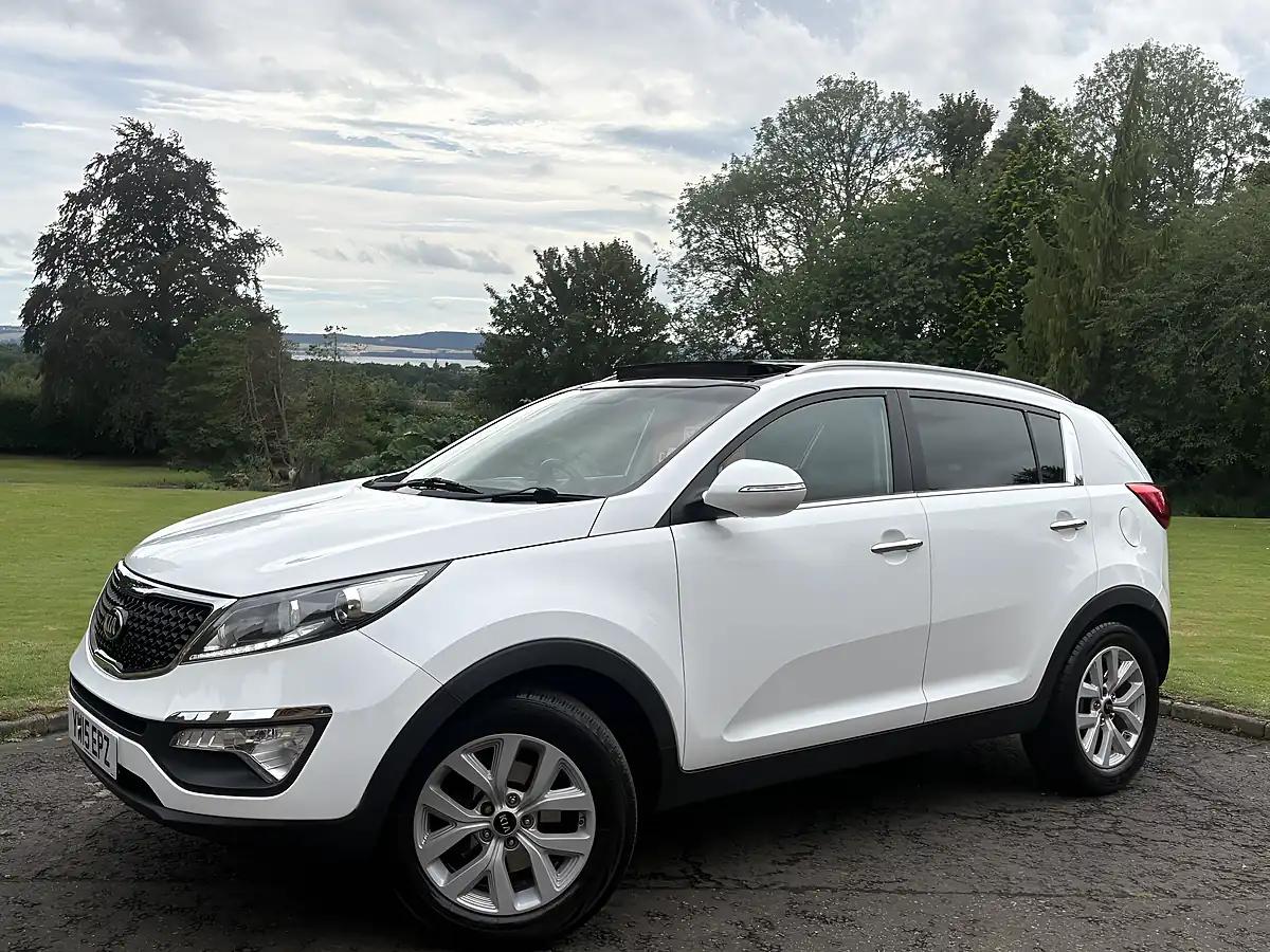 Used 2015 Kia Sportage Ecodynamics 2 White - Interior and Exterior details 2