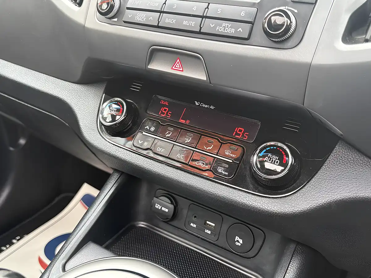 Used 2015 Kia Sportage Ecodynamics 2 White - Interior and Exterior details 20