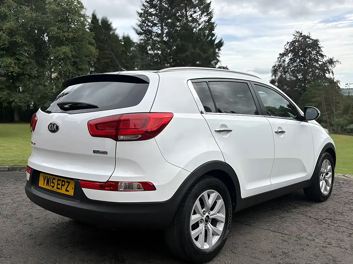 Used 2015 Kia Sportage Ecodynamics 2 White - Interior and Exterior details 5