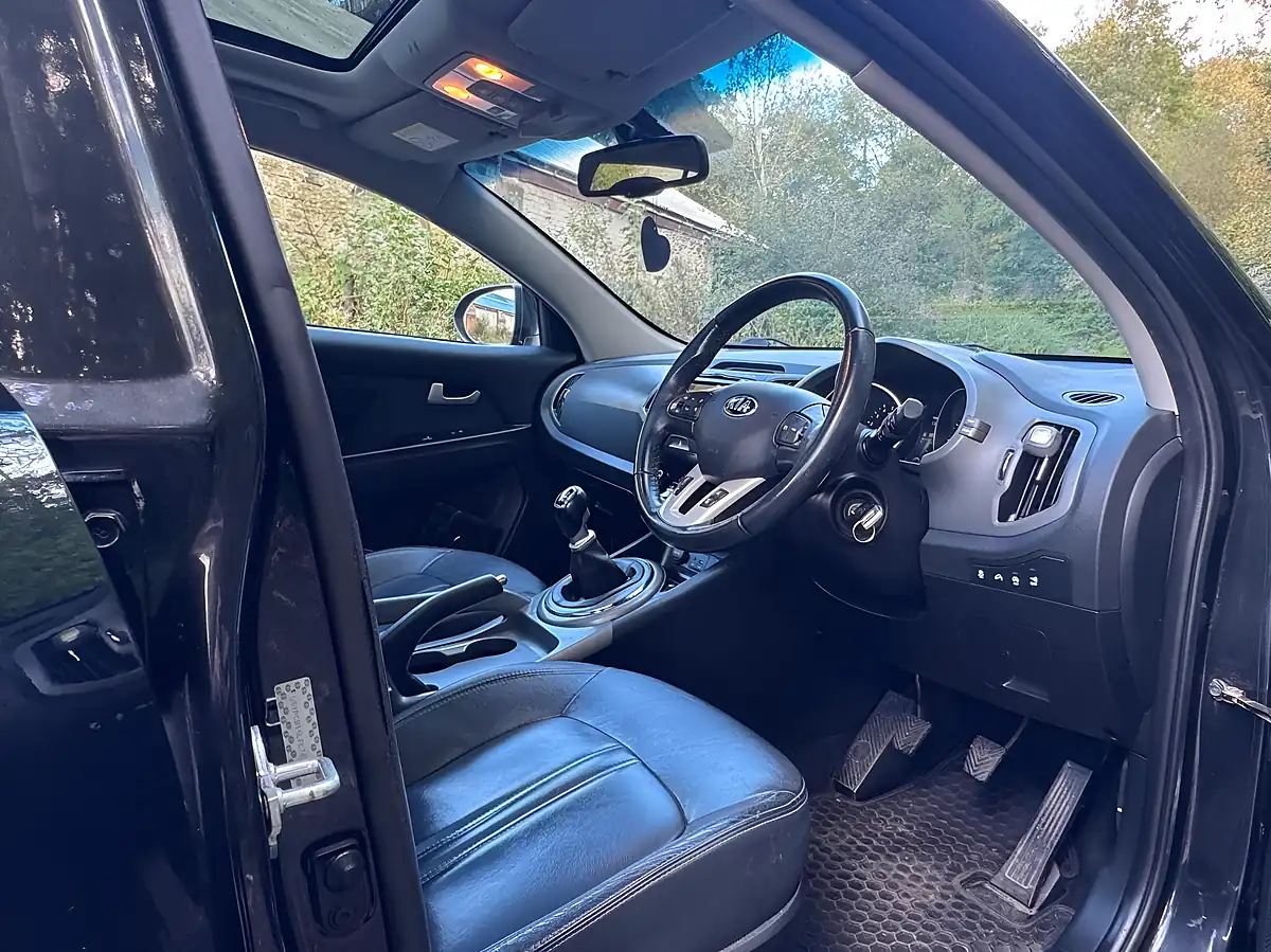 Used 2015 Kia Sportage Ecodynamics 3 Black - Interior and Exterior details 14