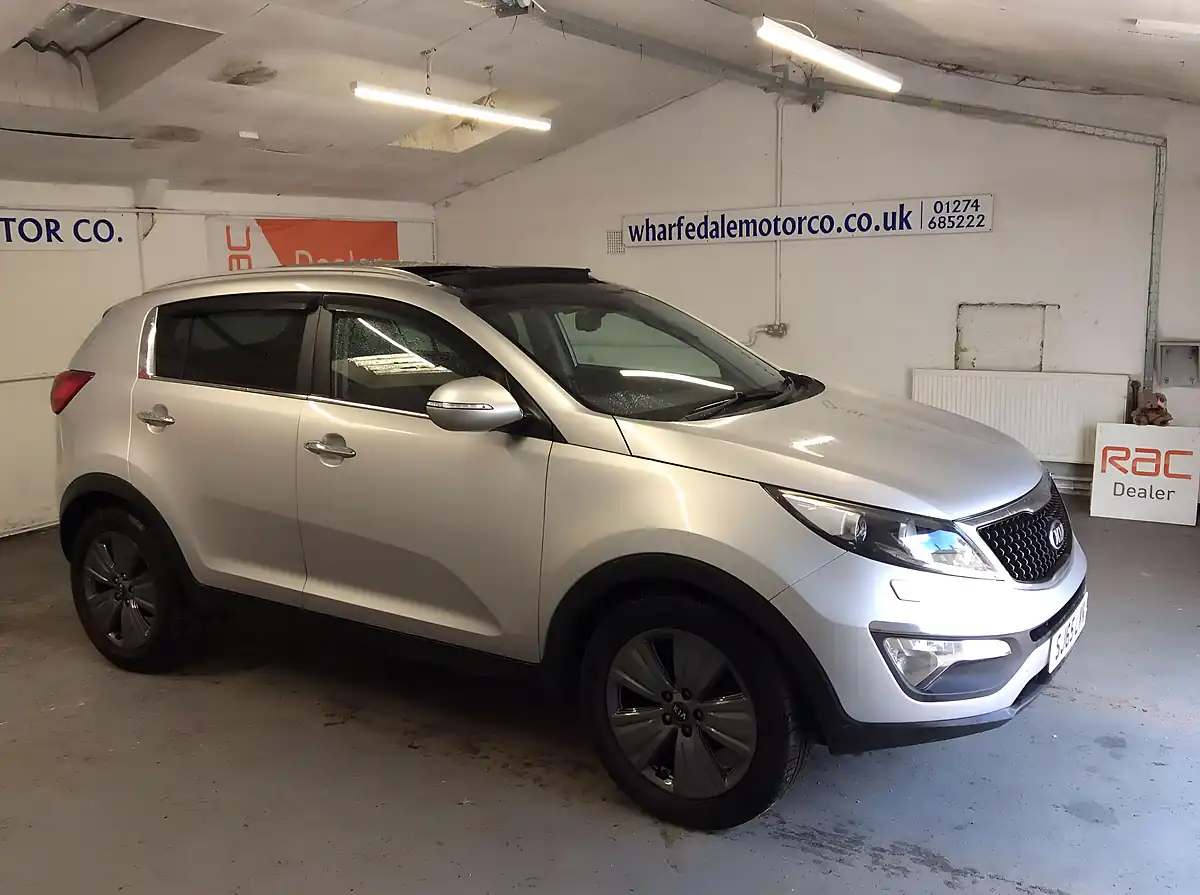Used 2015 Kia Sportage Ecodynamics 3 Silver - Interior and Exterior details 2