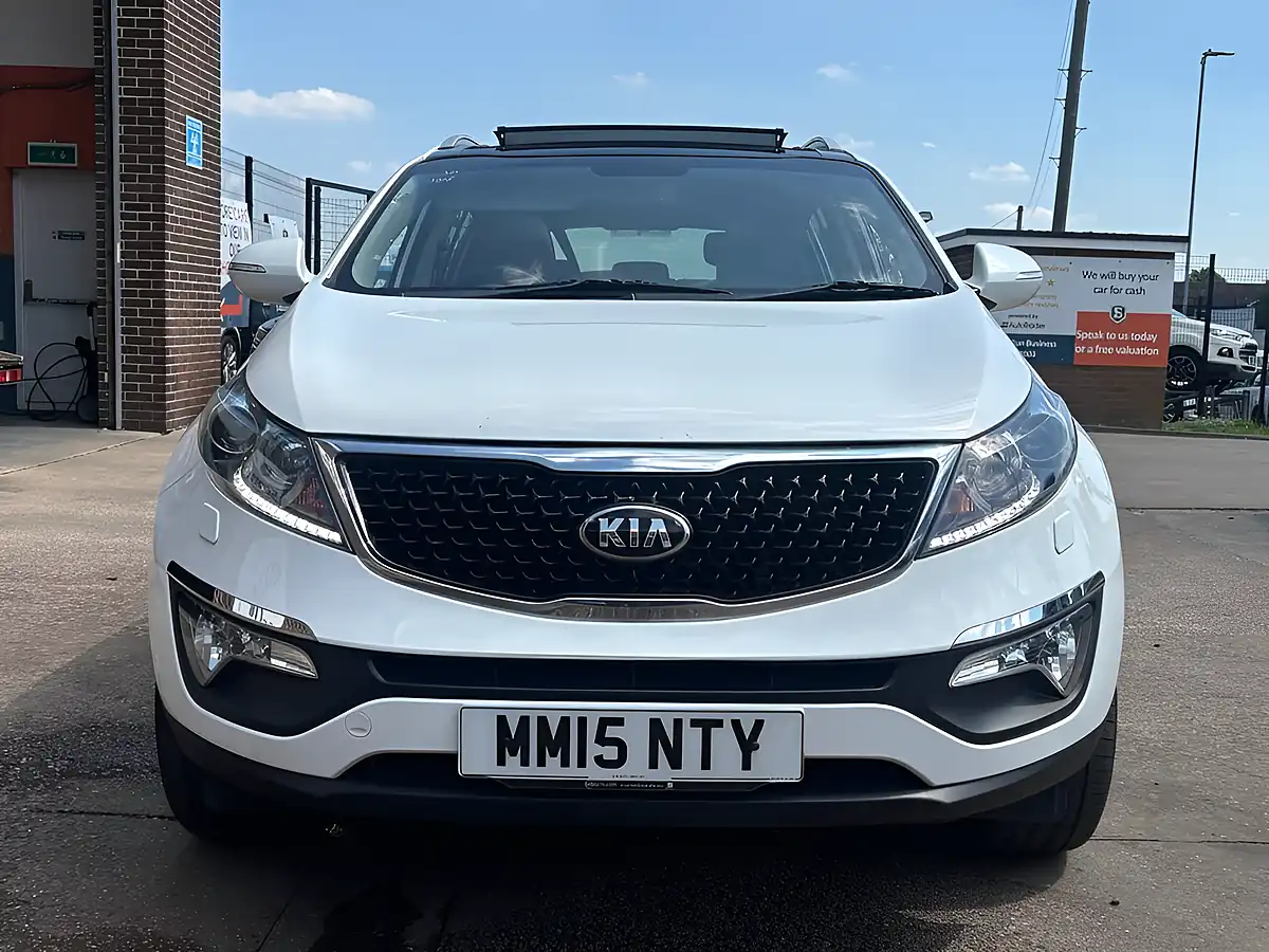 Used 2015 Kia Sportage Ecodynamics 3 White - Interior and Exterior details 2