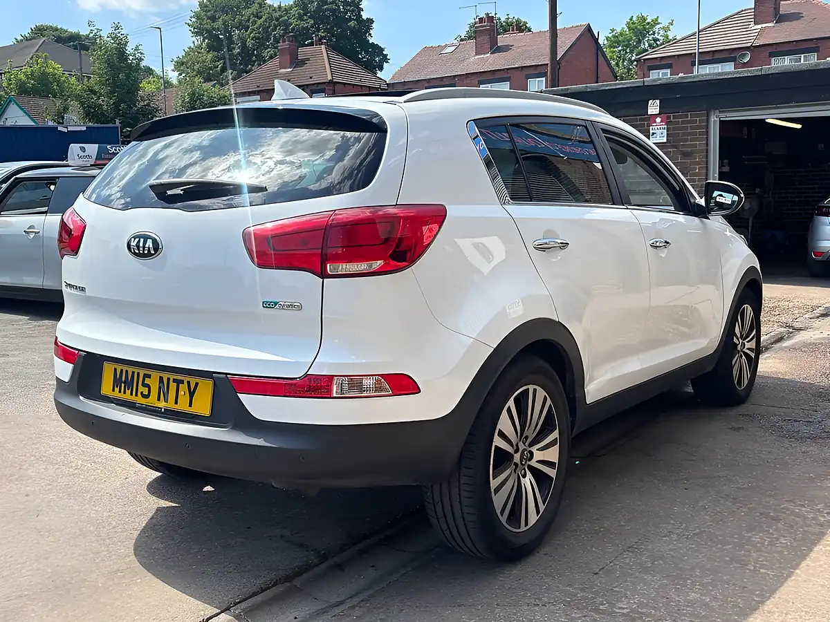Used 2015 Kia Sportage Ecodynamics 3 White - Interior and Exterior details 7