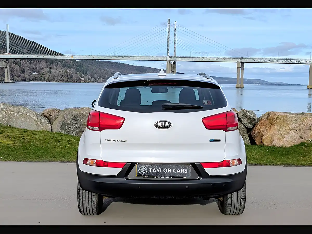Used 2015 Kia Sportage Ecodynamics 4 White - Interior and Exterior details 6