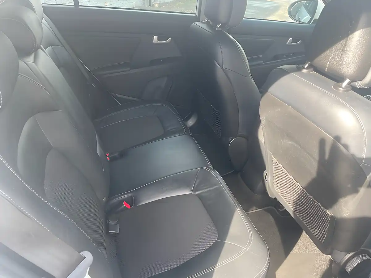Used 2015 Kia Sportage Isg 2 White - Interior and Exterior details 10